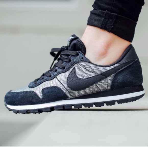 Nike Shoes - Nike Air Pegasus '83 Black Metallic Sneakers Sz 8